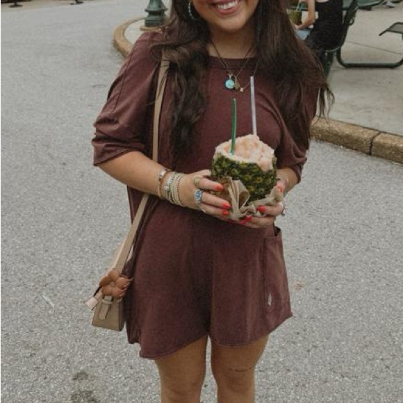 Free People FP Movement Hot Shot Tee Romper in Medium Mocha.  T-Shirt Romper NWT - Picture 15 of 16